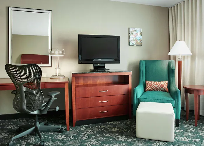 Hilton Garden Hotel 3*
